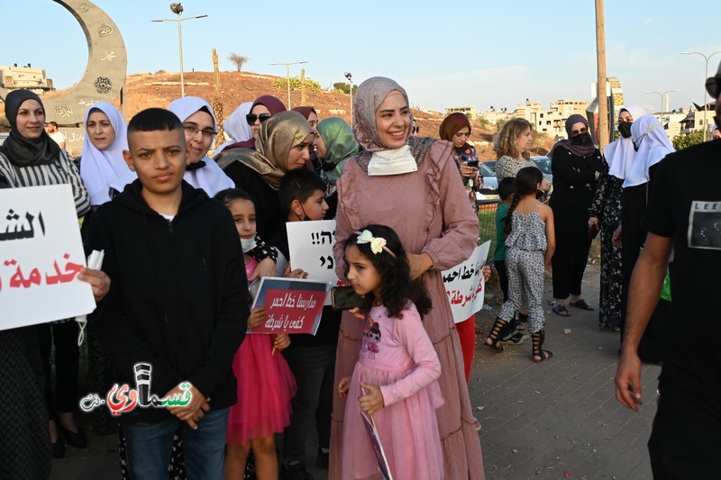 فيديو: مشاركة واسعة من اهالي وطلاب في الوقفة التنديدية ضد عنف الشرطة ويؤكدون : طلابنا ومدارسنا خط احمر ... مع غياب نواب البرلمان القسماويين ...